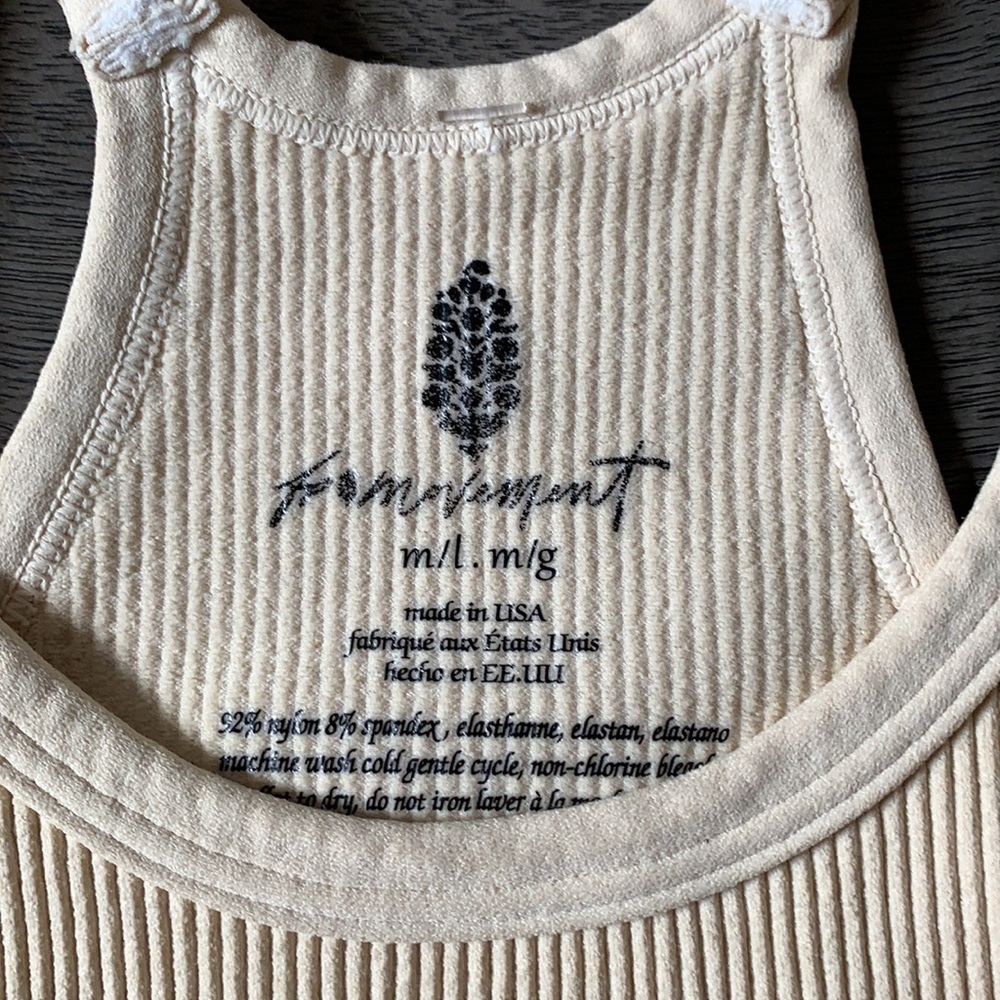 🚫SOLD🚫NWOT! FP Free People Movement Happiness Runs Crop Sz M/L - Picture 7 of 7